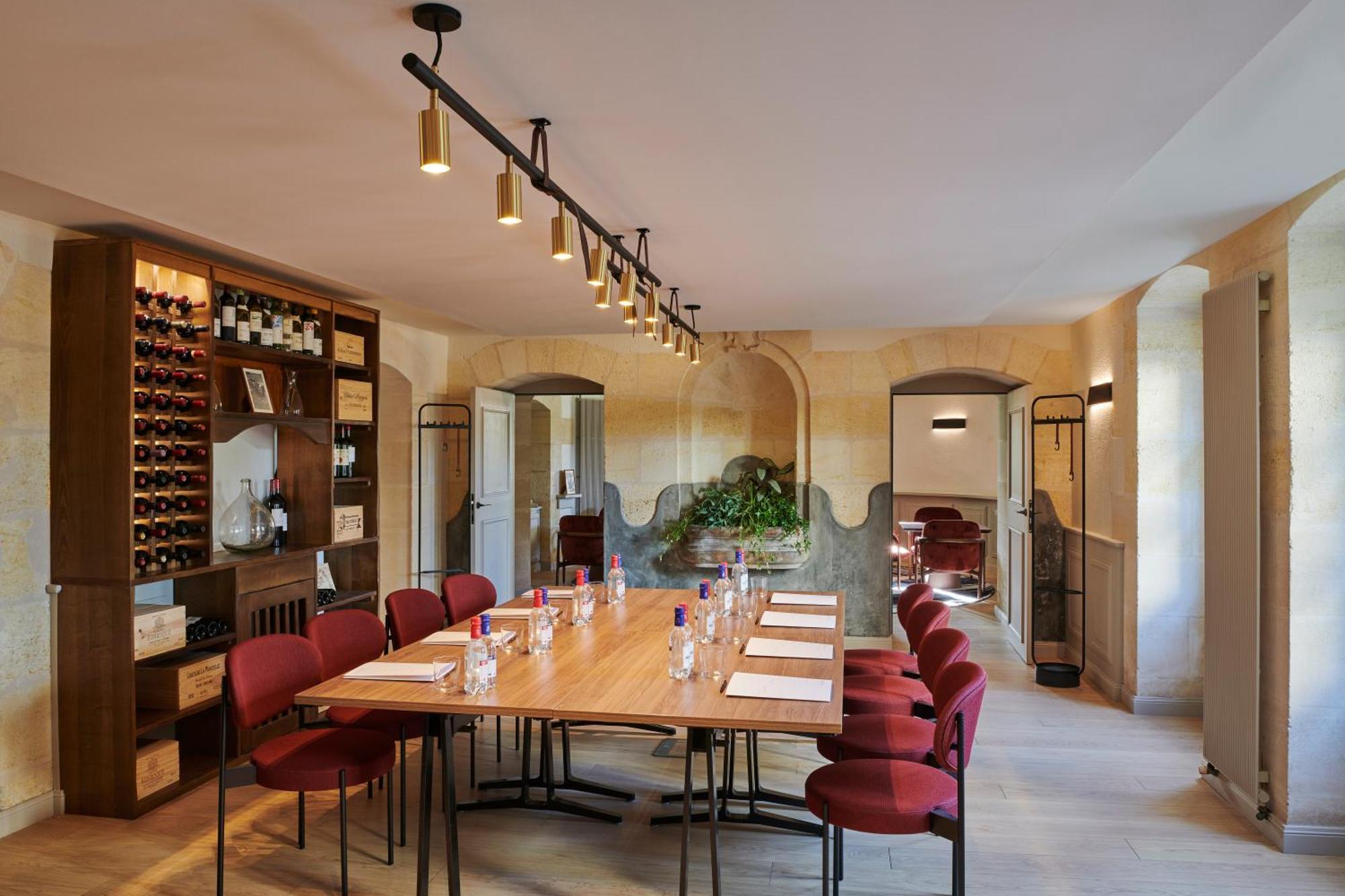 Chateau Hotel Grand Barrail Saint-Emilion Exterior photo